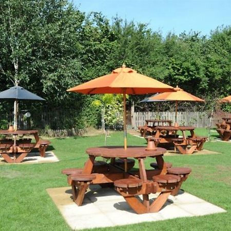 Premier Inn Premier Inn Southend Airport Екстериор снимка