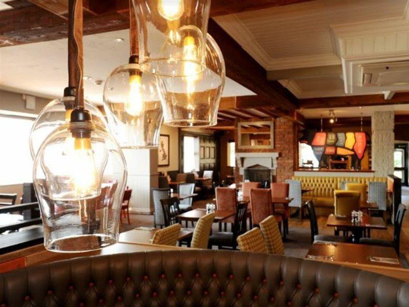 Premier Inn Premier Inn Southend Airport Екстериор снимка