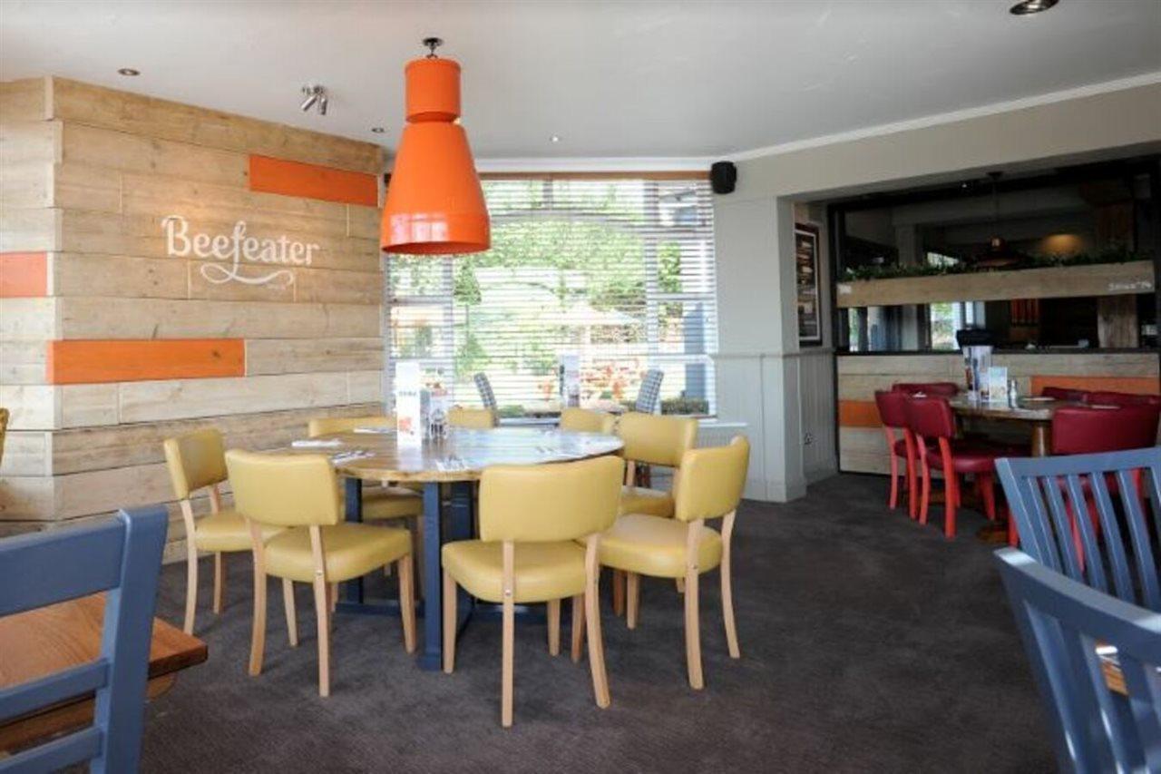 Premier Inn Premier Inn Southend Airport Екстериор снимка