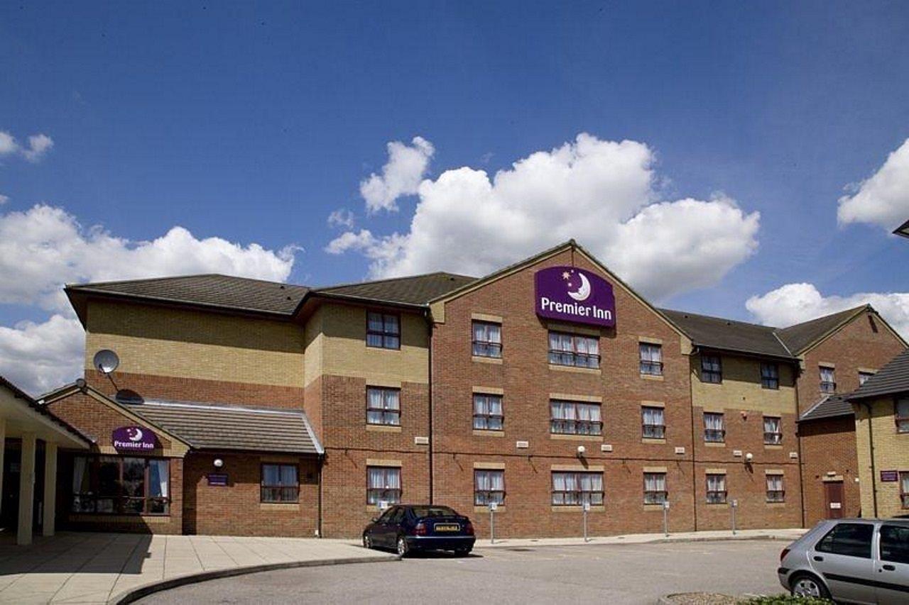 Premier Inn Premier Inn Southend Airport Екстериор снимка